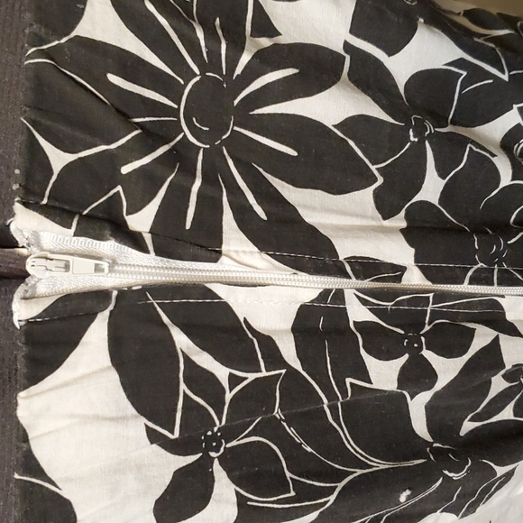 B/W Strapless Dress in Tropical Print; Sz 11 - Picture 9 of 11